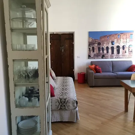 Holiday Colosseum Apartamento